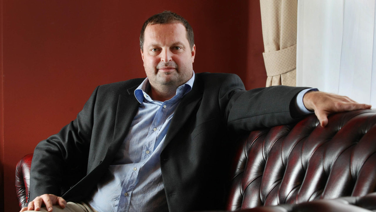 Catania, corso Martiri, entra in campo Radovan Vitek