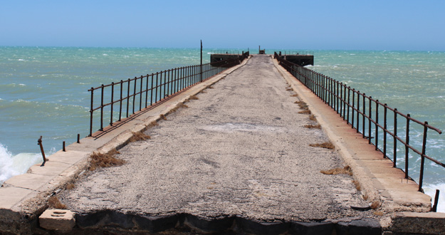 “Il Pontile di Gela è irrecuperabile, va demolito e ricostruito aggiungendo piattaforme galleggianti”