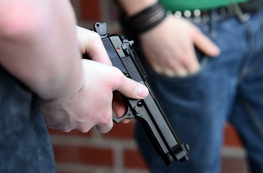 Paura a Licata, spara con pistola a salve vicino ad una scuola