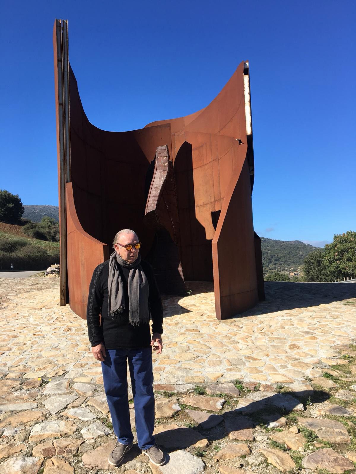 Arte, danze orientali in Atelier sul Mare mecenate Presti