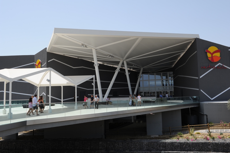 Natale 2023: ecco la lista dei centri commerciali siciliani aperti durante le festività, dal 24 all’1