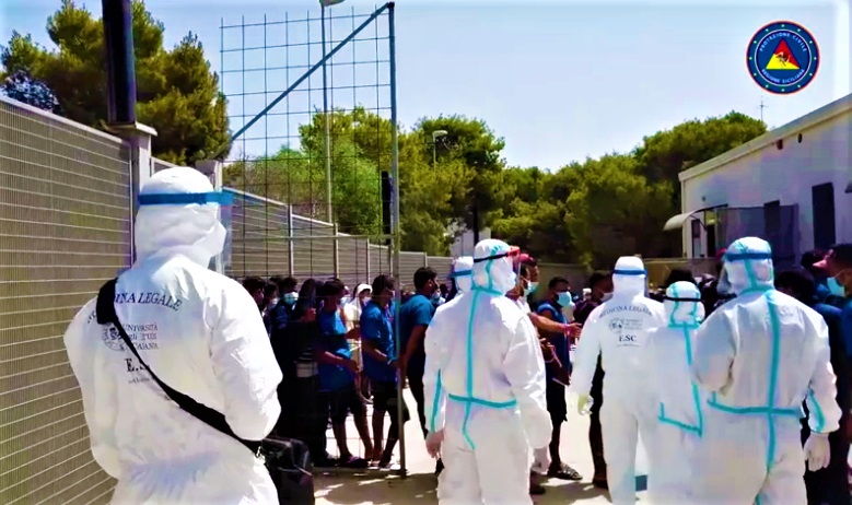 Migranti, oltre mille in hotspot Lampedusa: Prefettura lavora a trasferimenti