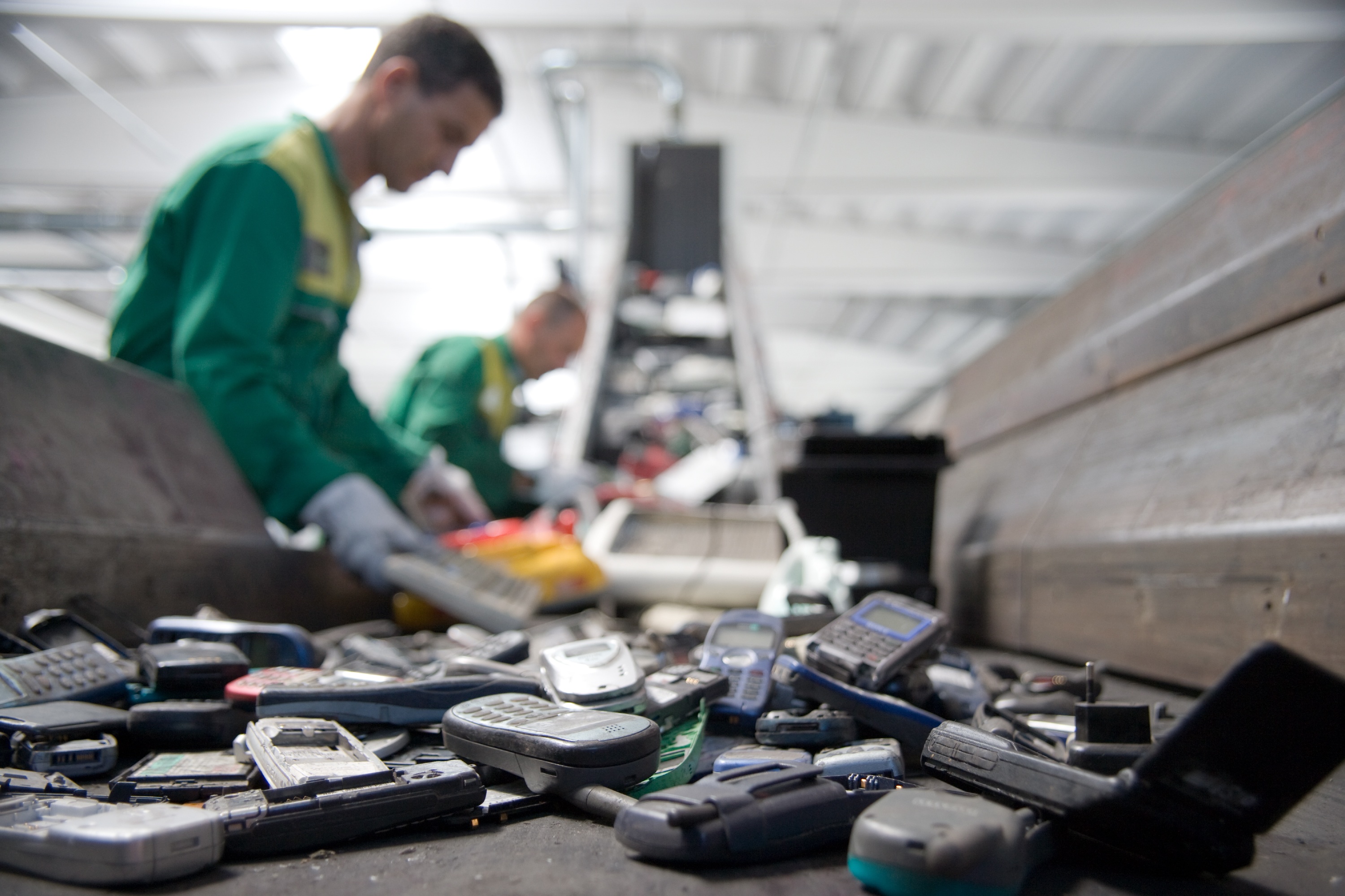 Rifiuti da apparecchiature elettroniche, ecco perché è importante smaltirli bene