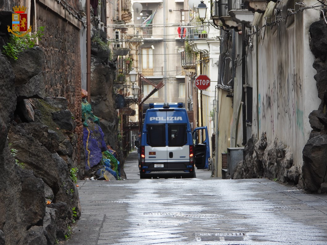 Catania, operazione San Berillo, droga e abusivismo nel rione