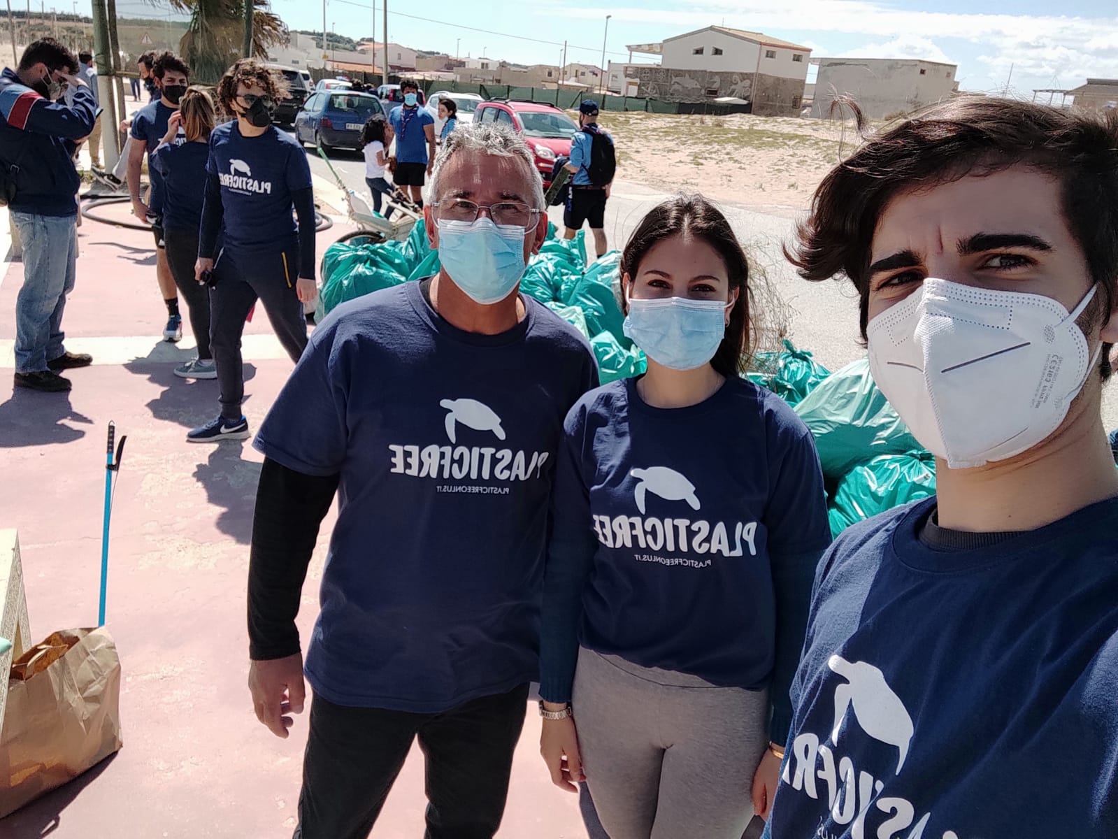 Galleria foto 'Plastic free Kamarina, 1700 kg di plastica raccolti' - foto 1