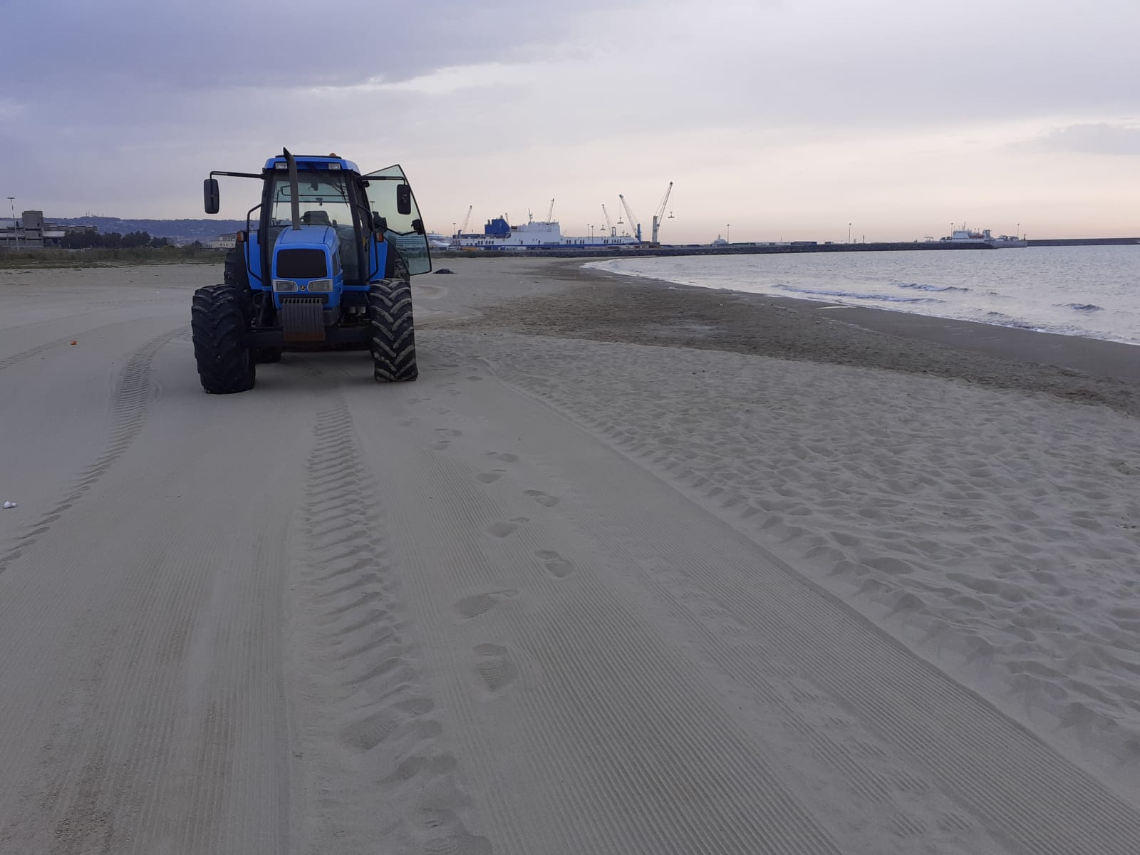 Galleria foto 'Catania, ecco il piano intervento di Dusty per pulizia spiagge' - foto 1