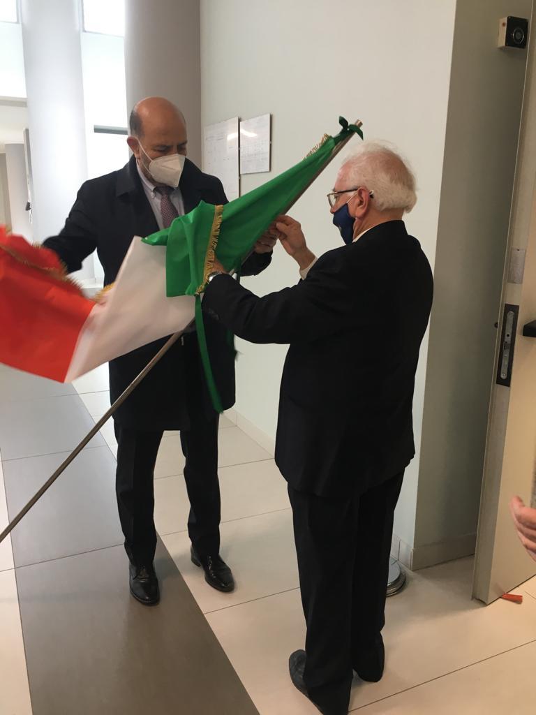 Galleria foto 'Cavalieri della Repubblica donano Tricolore a ospedale San Marco' - foto 2
