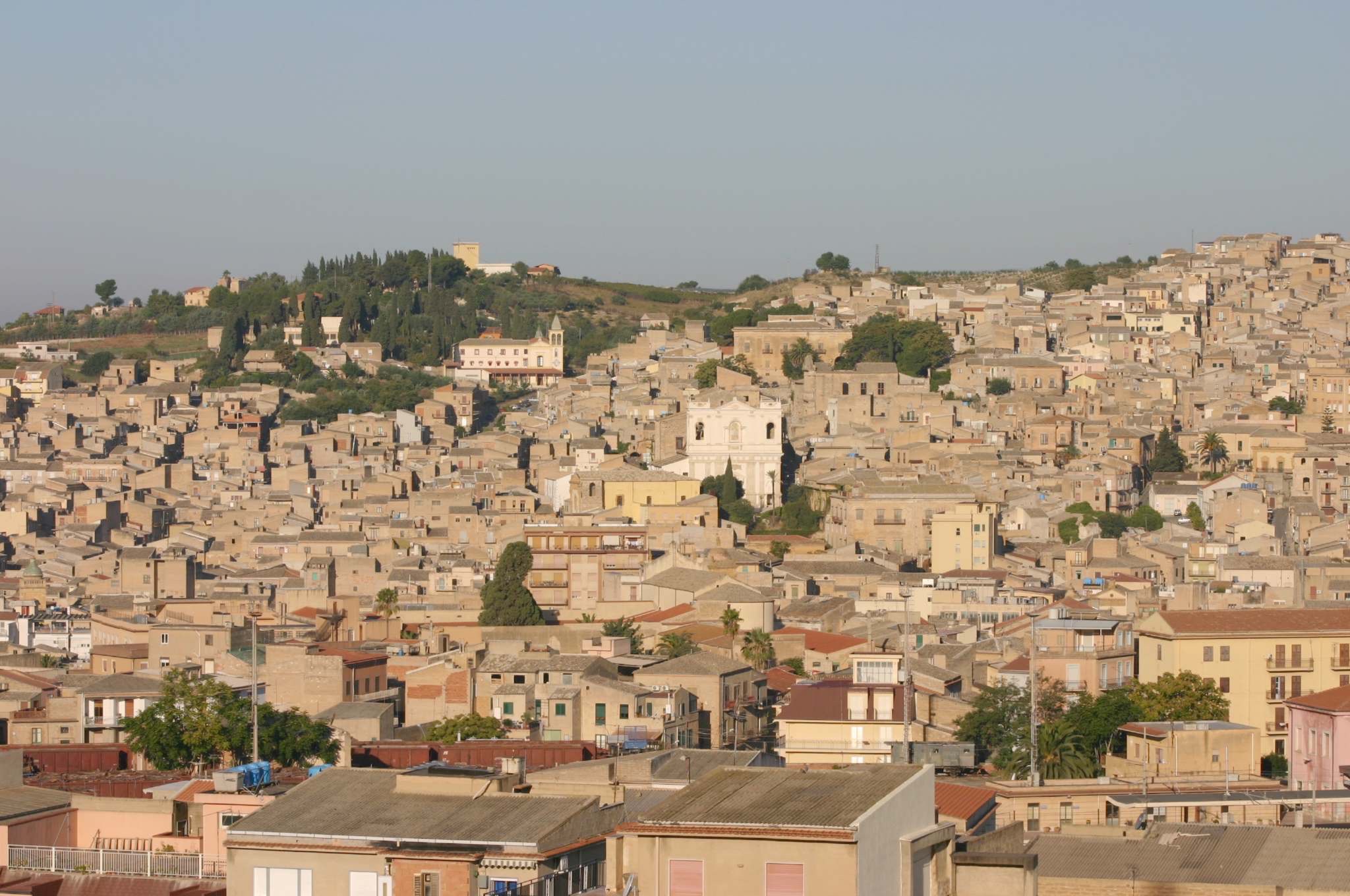 Canicattì, rapina a mano armata in casa