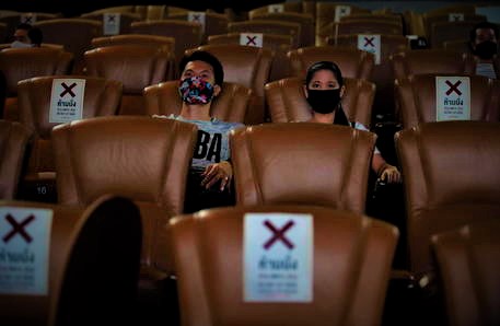 Green pass e distanze, da Agenas regole per ripresa eventi