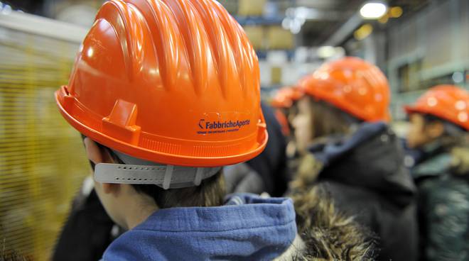 Siracusa, incidente sul lavoro: operaio muore schiacciato da una macchina