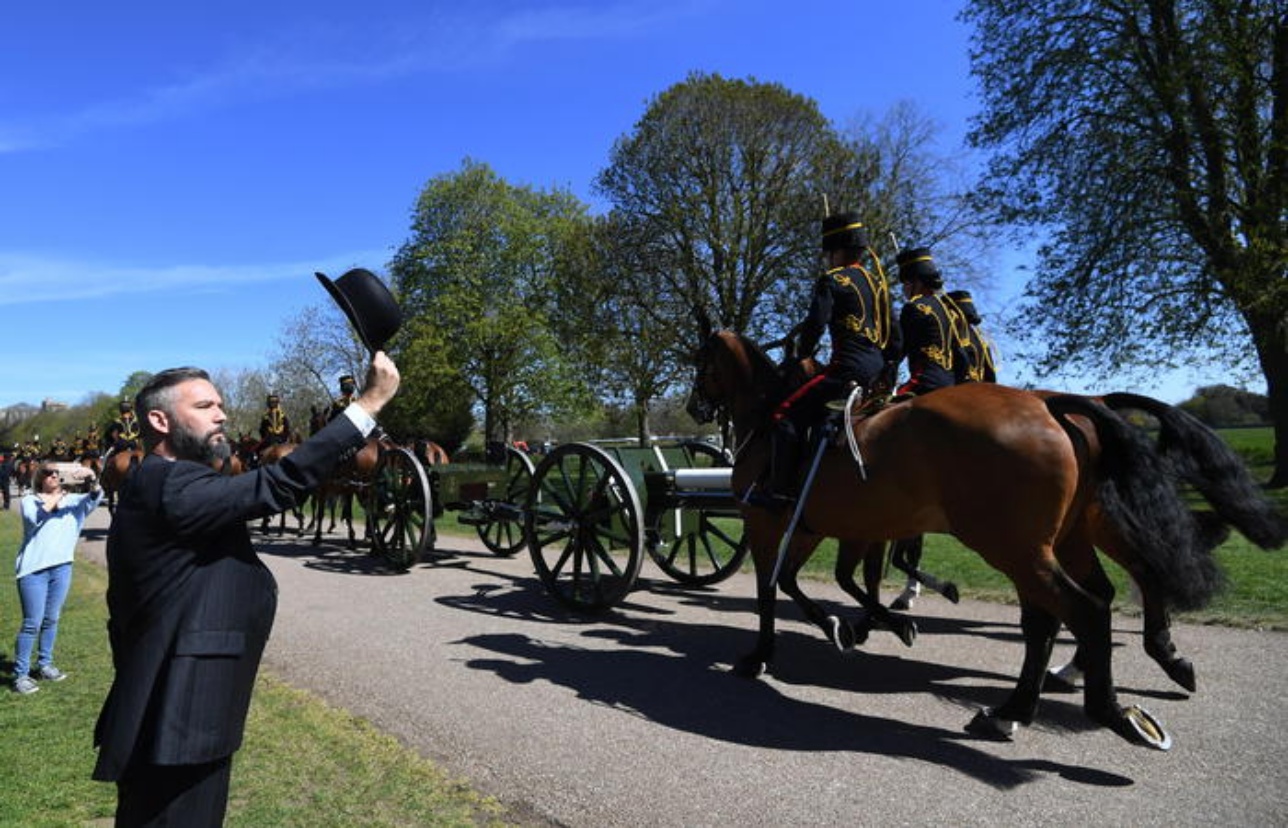 Funerale principe Filippo, la diretta video dell’ultimo saluto