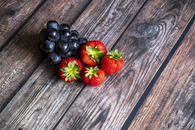 Cibo e salute: fragole, cavoli e uva  i prodotti con più residui di pesticidi