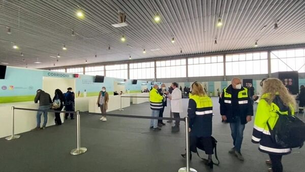 Covid, caos e code in hub Fiera a Palermo e farmacie per i tamponi