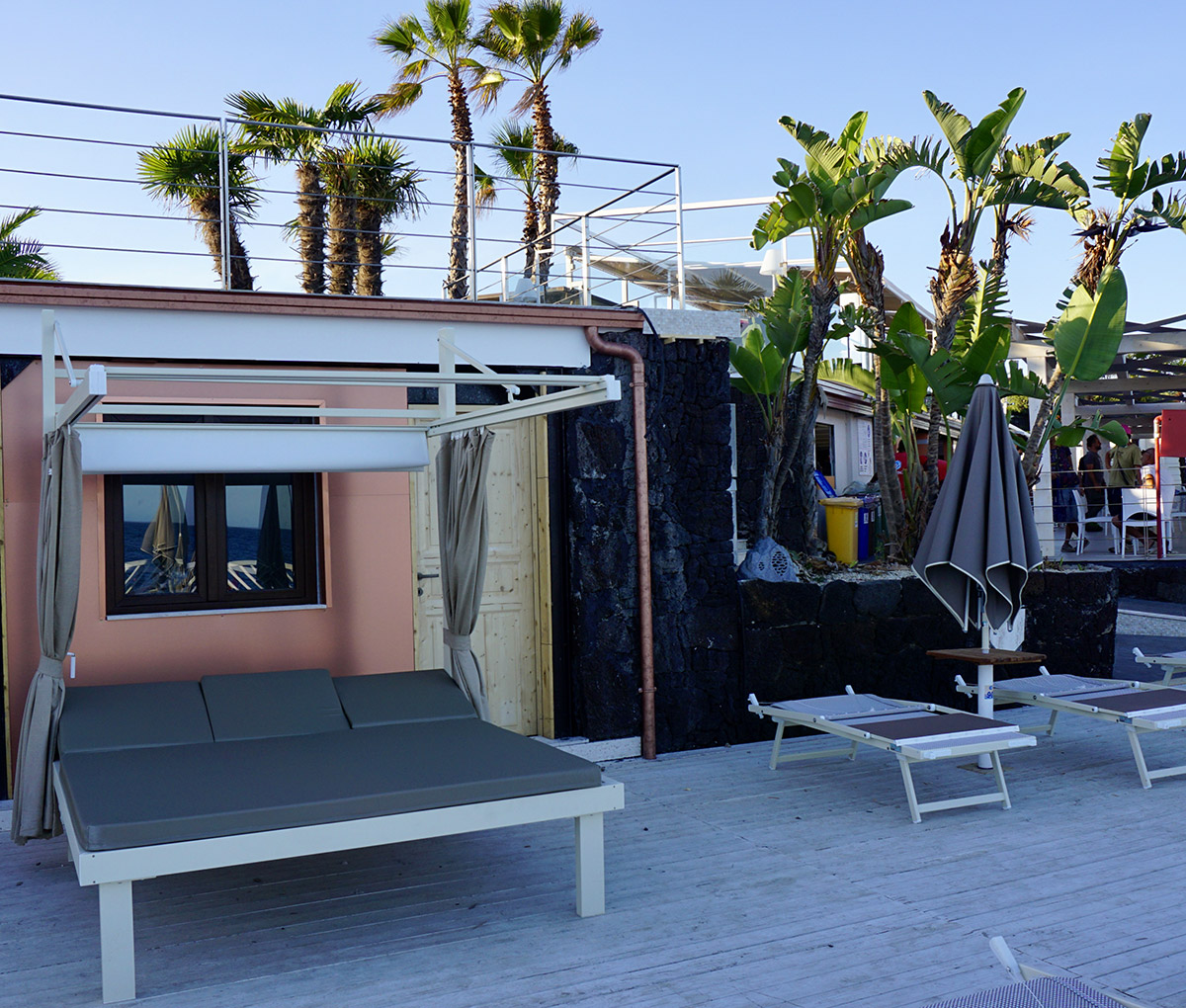 Galleria foto 'Catania, i lidi della scogliera si preparano alla stagione balneare' - foto 1