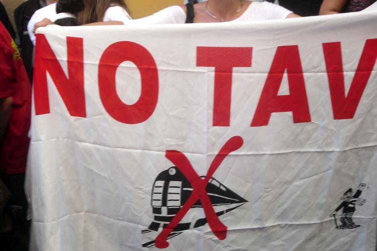 No Tav, scontri in Val Susa per lavori nuovo autoporto