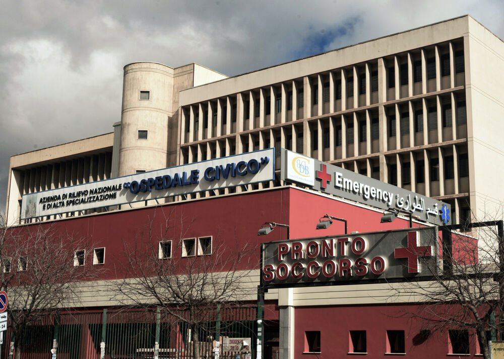 Operaio ustionato, 44enne in gravi condizioni al Civico