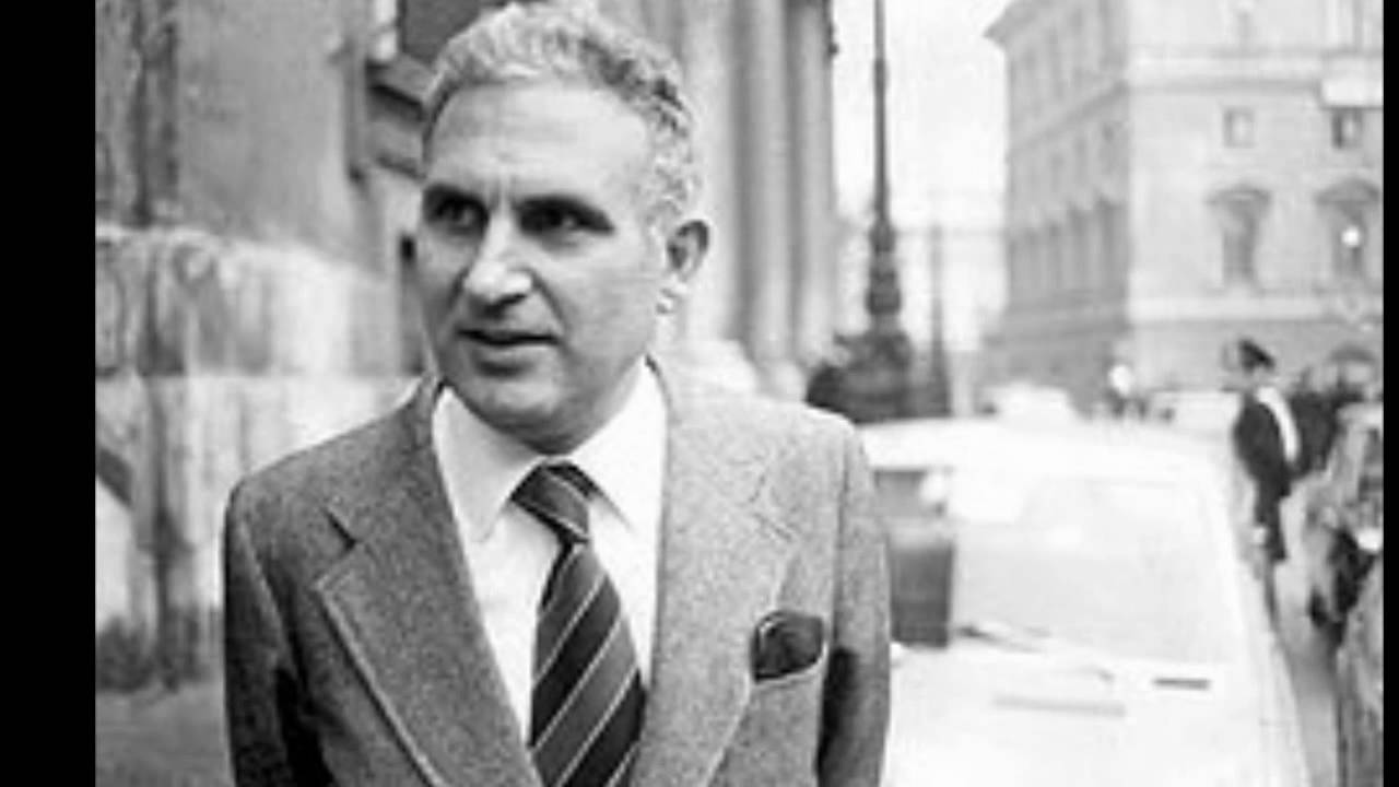 Mafia, 41 anni fa omicidio La Torre, studenti ripuliscono lapide a Palermo