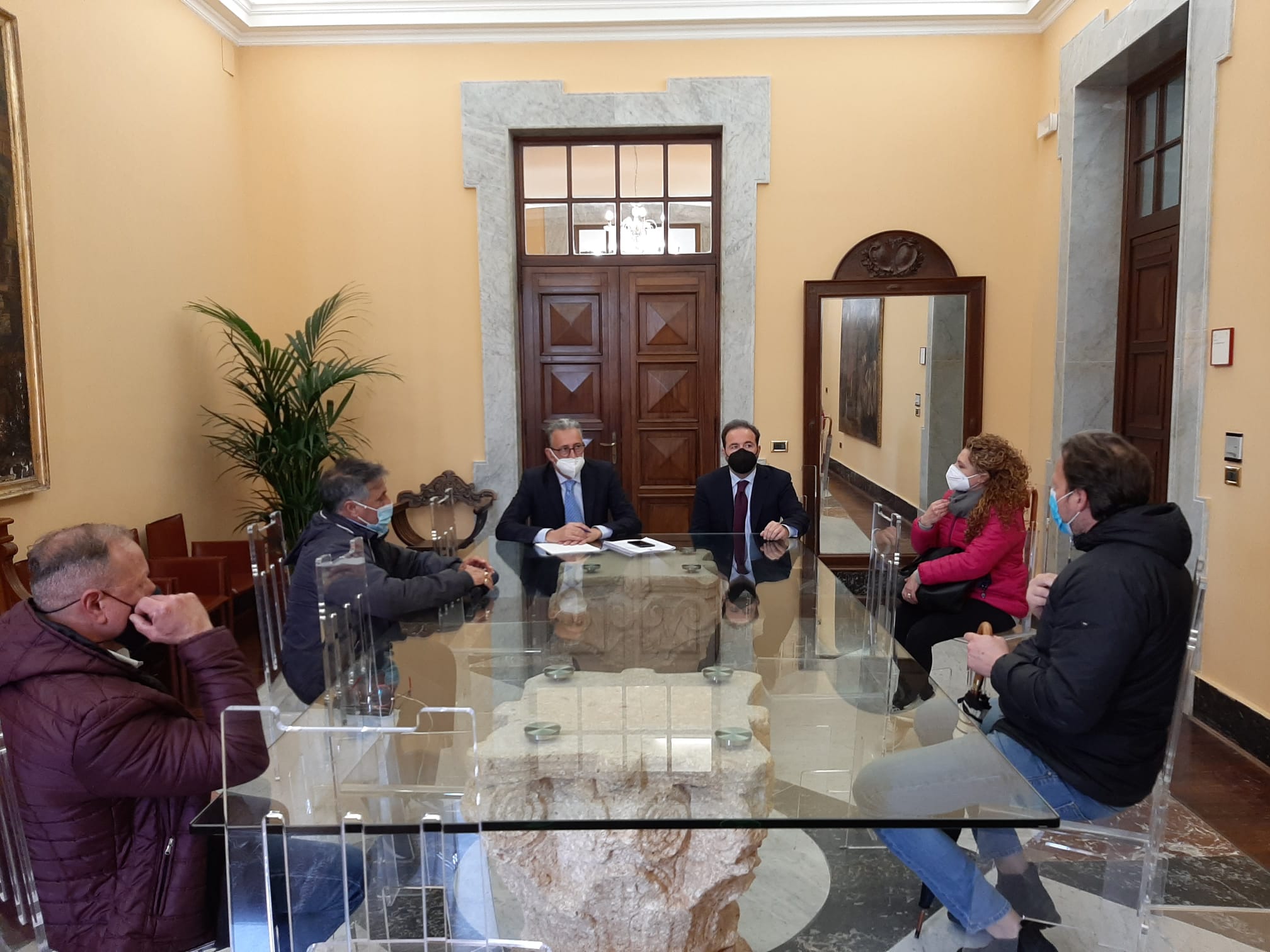 Marsala zona rossa, sit-in dei negozianti, sindaco taglia tributi