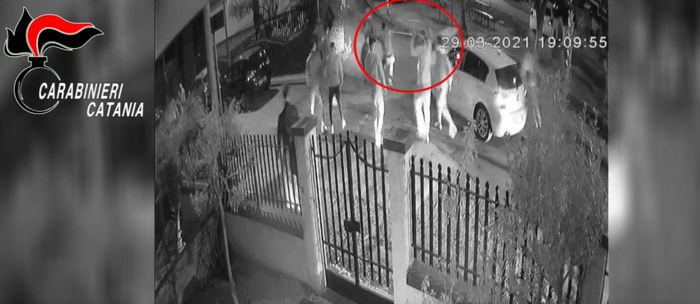 Maxi rissa nel Catanese con appuntamento sui social, denunciati