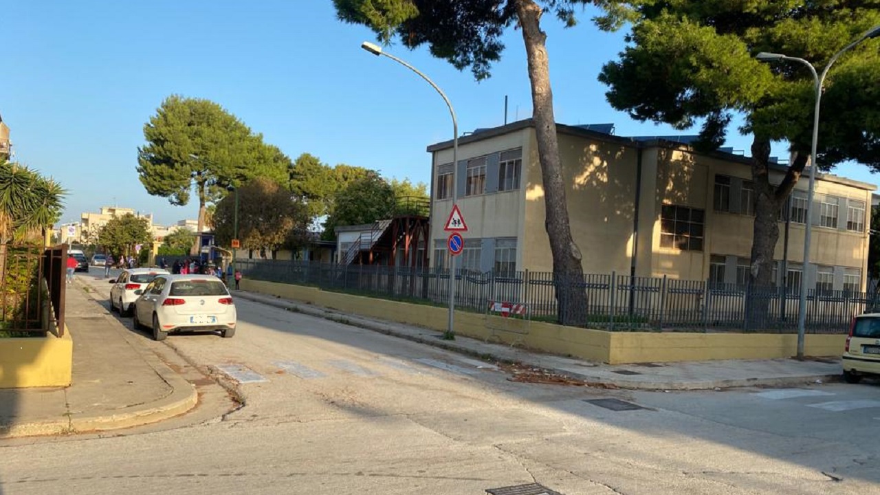 Scuola vandalizzata a Menfi, si fa la stima dei danni