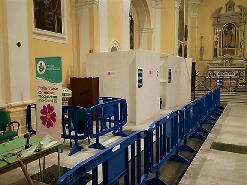 Covid, Sicilia, vaccini in chiesa nel Sabato santo