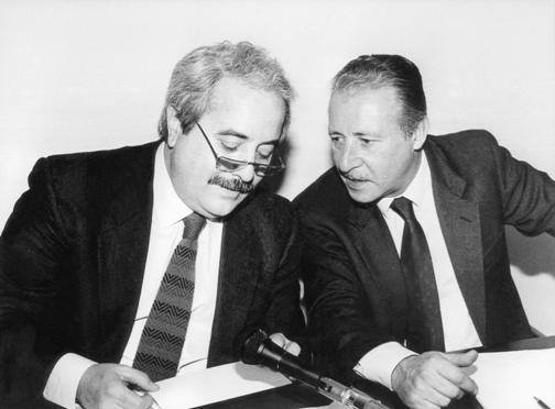 Lenzuolo contro la mafia, in ricordo di Falcone e Borsellino