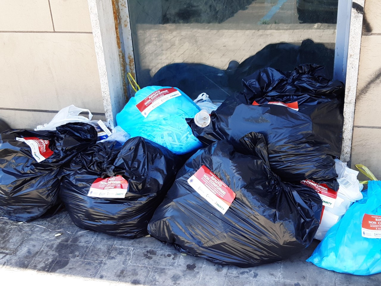 Catania, bando rifiuti, “habemus” due offerte