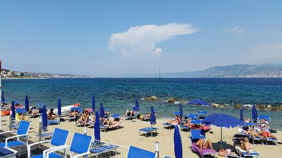 Stagione balneare al via tra restrizioni e voglia di riscatto