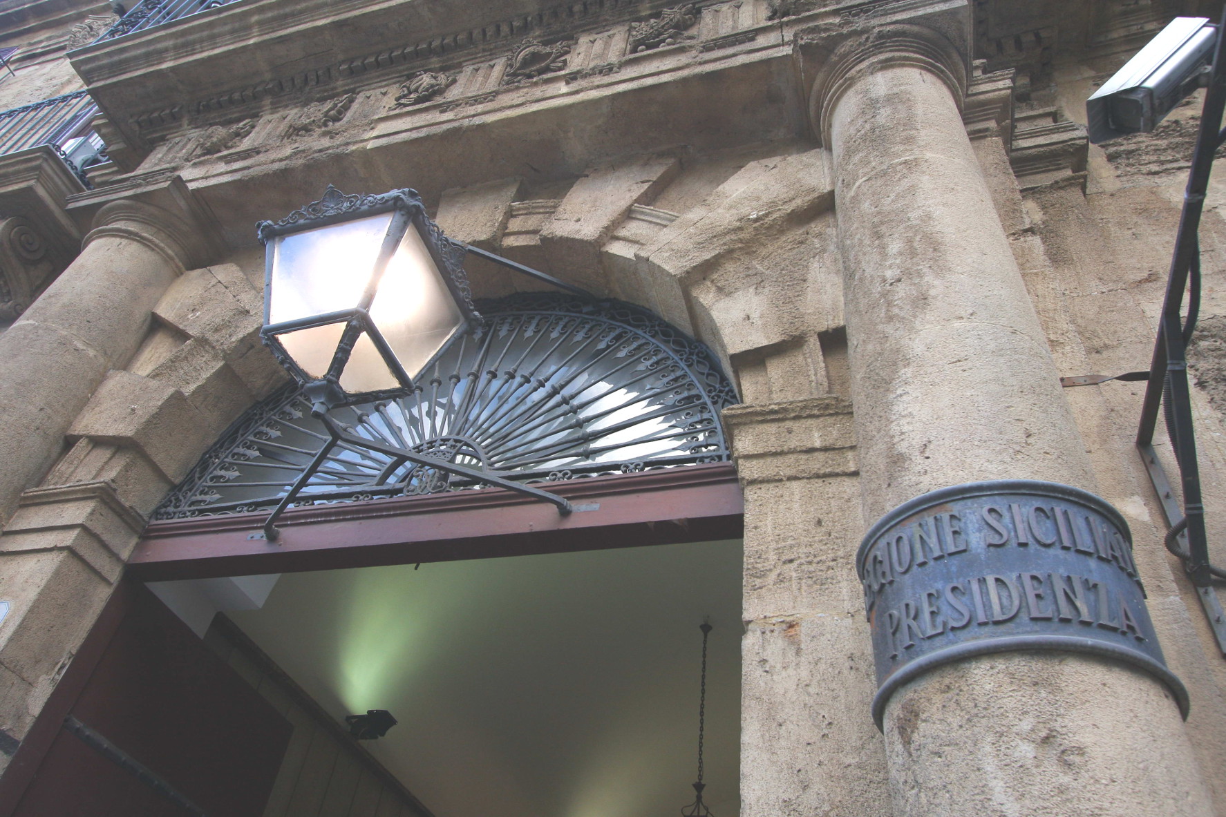 “Regionali 2022, candidate una donna”, proposta che scuote i partiti all’Ars