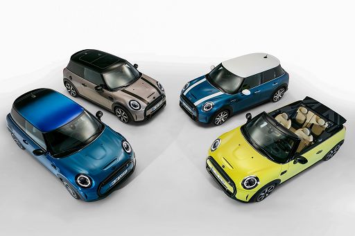 Mini si rinnova, restyling per 3 e 5 porte e Cabrio