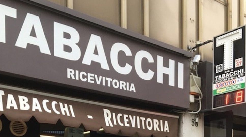 A Gela certificati in tabaccheria contro attese e file