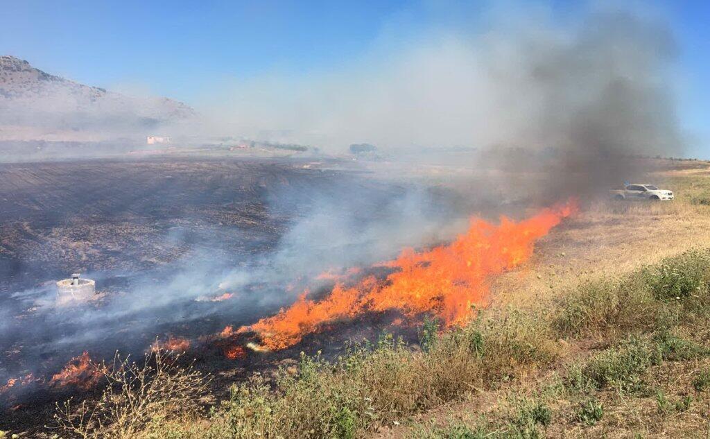 Gela, gli incendi estivi fanno paura e il Comune scrive al prefetto