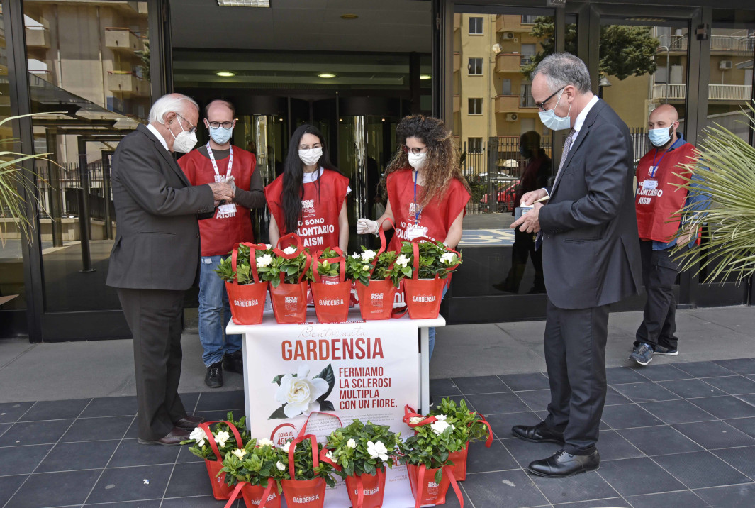 Banca Agricola Popolare di Ragusa, raccolta fondi per AISM Banca Agricola Popolare di Ragusa, raccolta fondi per AISM