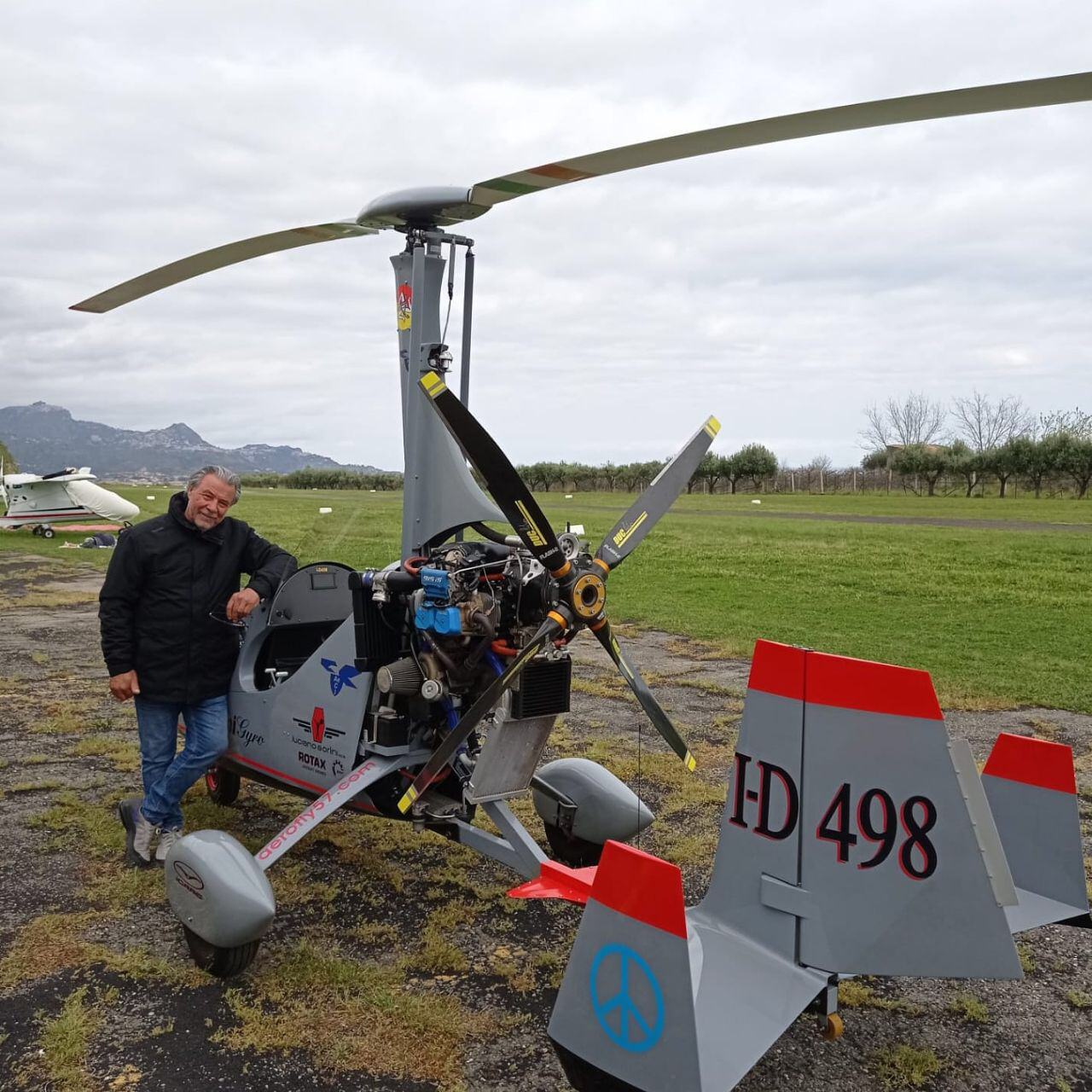 Franco Italiano, il 63enne di Santa Venerina che sorvolerà l’Etna