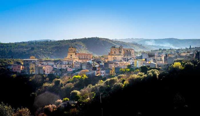 Sicilia, dieci oli evo concorrono al premio Ercole Olivario 2021