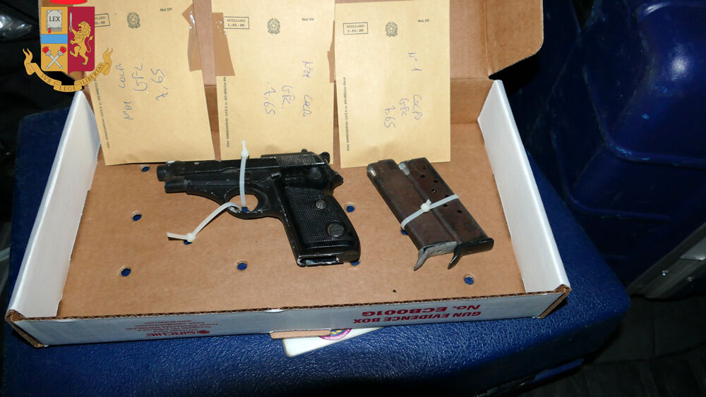 Sparatoria dopo lite a Catania, arrestati padre e figlio