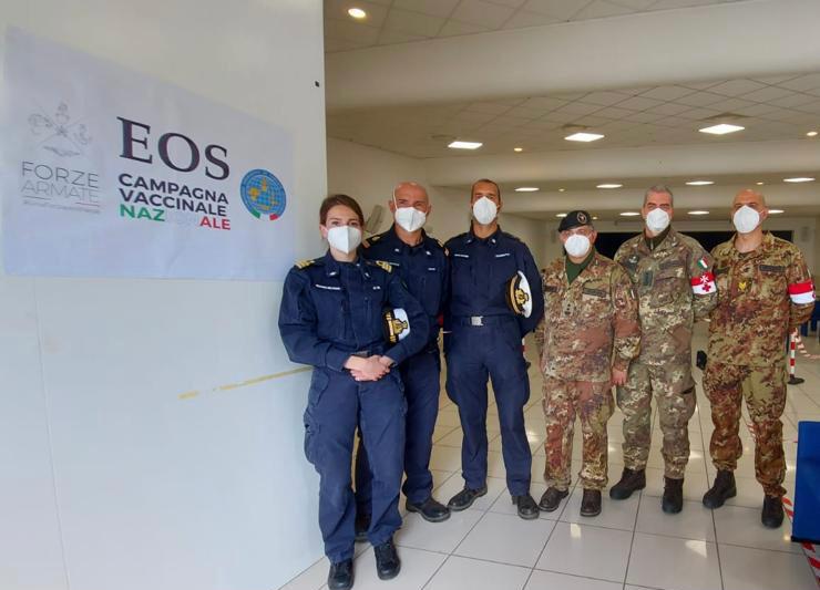 Marina militare a supporto delle vaccinazioni anti Covid nelle isole minori