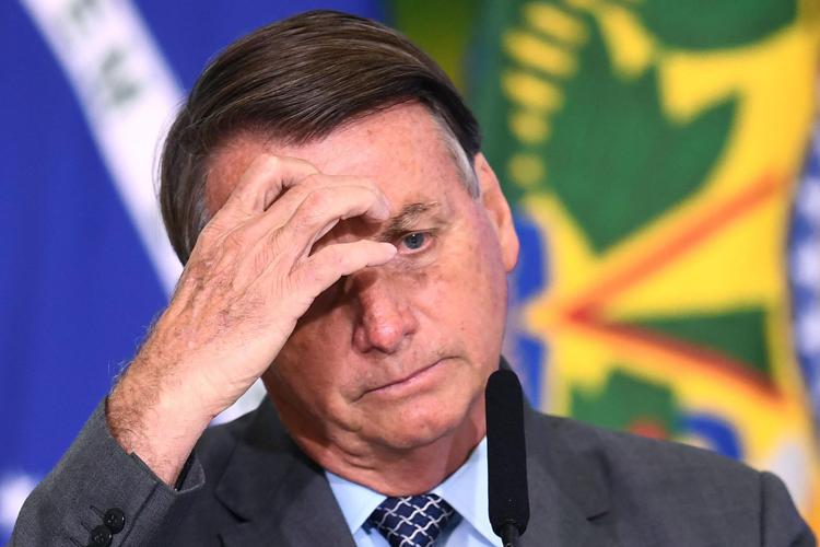 Covid, Commissione d’inchiesta accusa Bolsonaro di crimini contro l’umanità