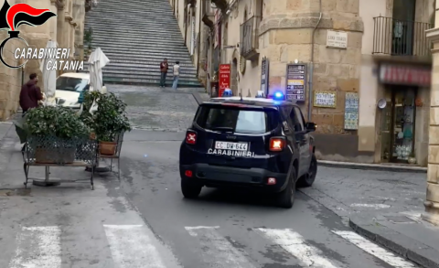 Racket del caro estinto a Caltagirone, blitz dei Carabinieri