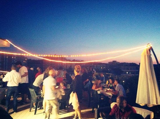 Festa in terrazza a Solarino, tra balli e canti multati in 14