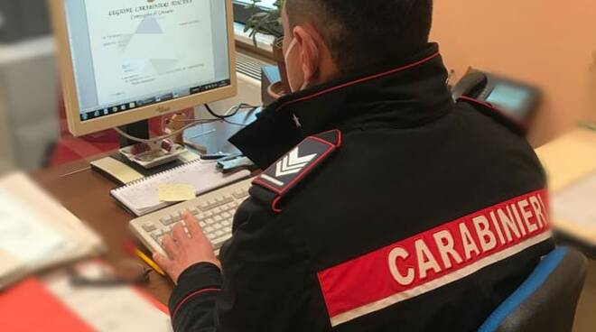 Marche, palermitano si finge operatore delle poste e ruba 2mila euro a una donna