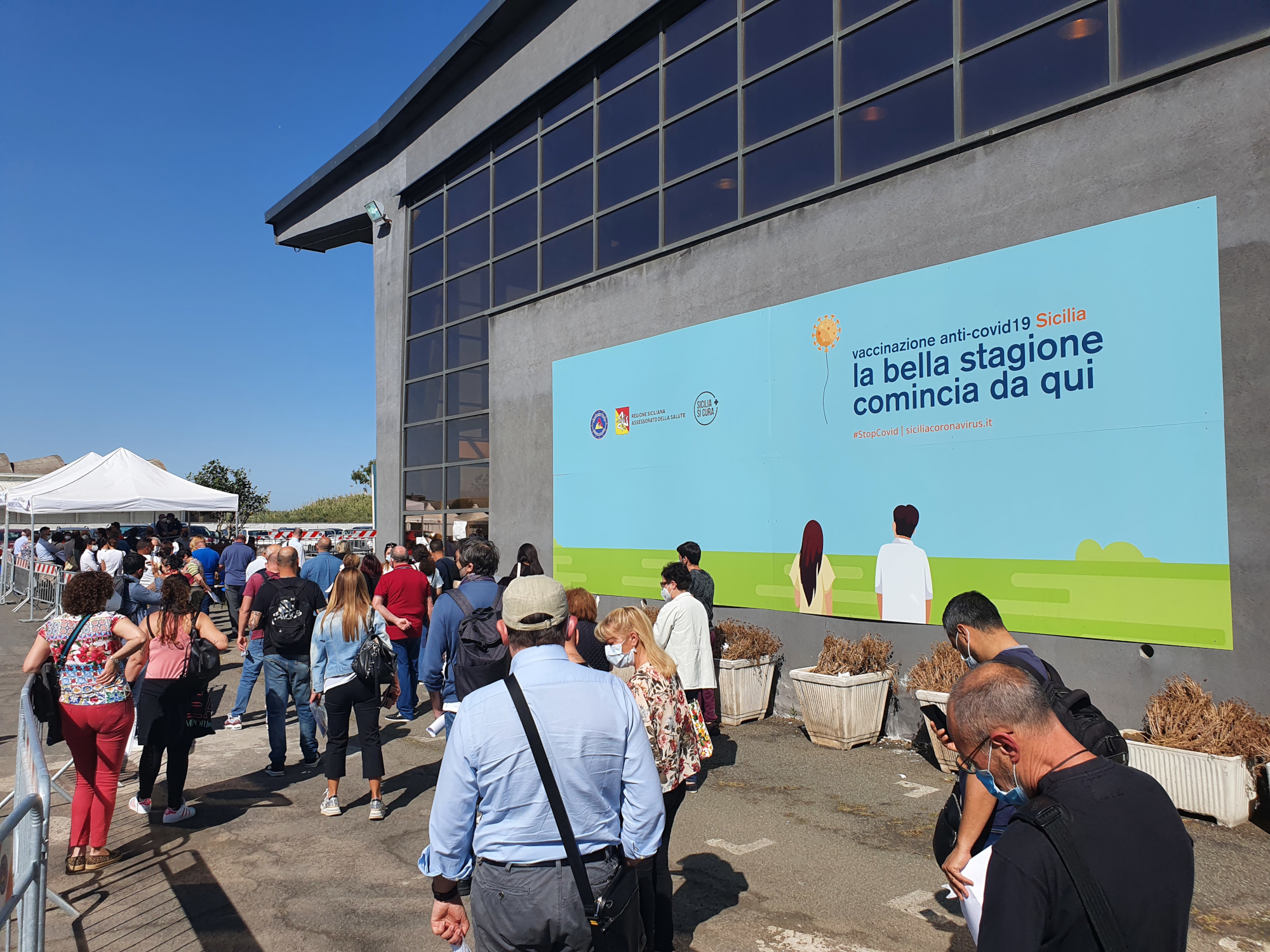 Hub vaccinali Catania, parla Liberti: “Chiusura e orario ridotto per i lavoratori”