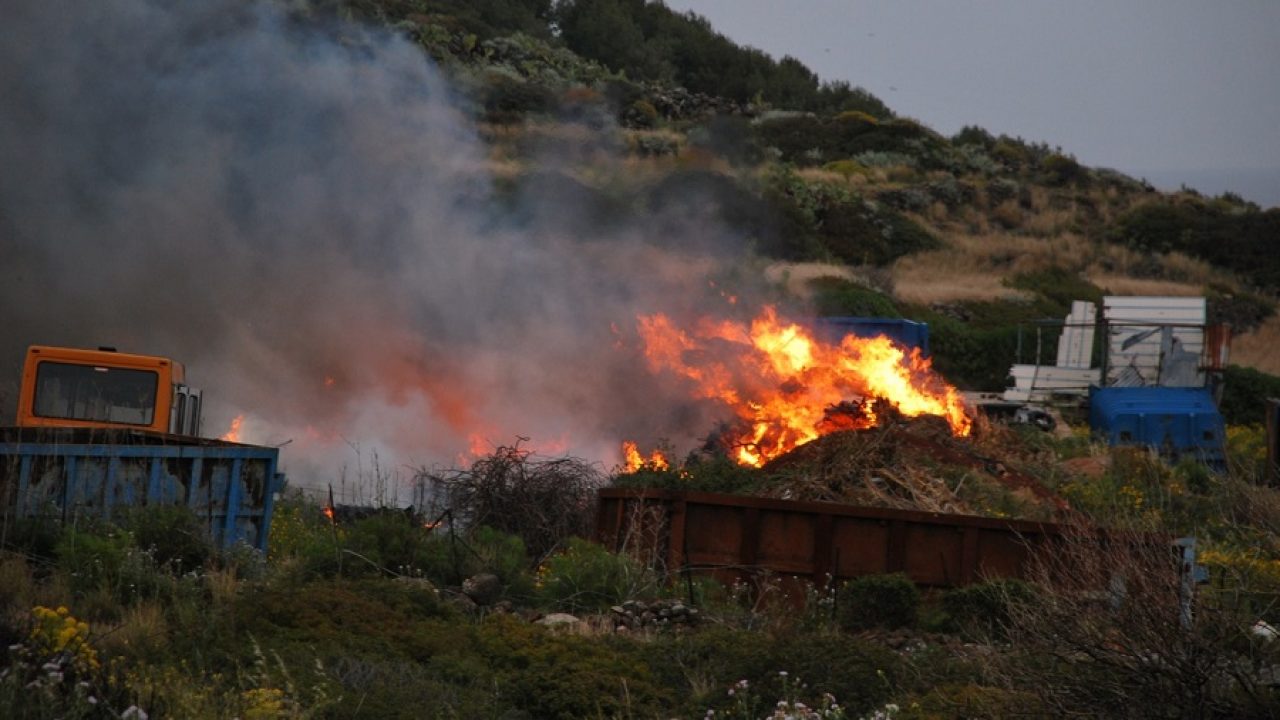 Incendi, Italia solare, “Nessun legame con fotovoltaico in Sicilia”