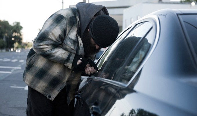 Riciclaggio auto di lusso, ordinanza cautelare per nove a Messina