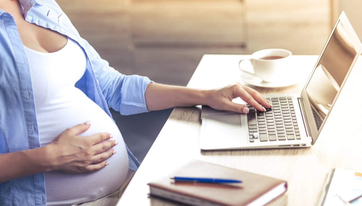 Giovane mamma incinta non arriva in ospedale, partorisce in casa a San Cataldo