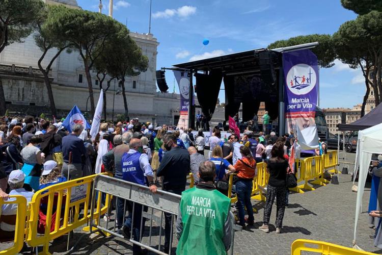 Aborto, l’anniversario della legge e la discussione sul Dl Zan