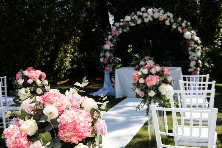 Regioni, nuove linee guida riaperture, dai matrimoni alla doccia in palestra