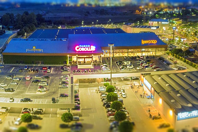 Vaccini, Milazzo, primo hub dentro un centro commerciale