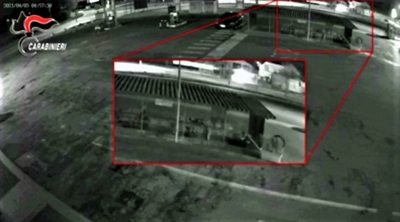 Covid, Brescia, arrestati due terroristi no-vax cinquantenni