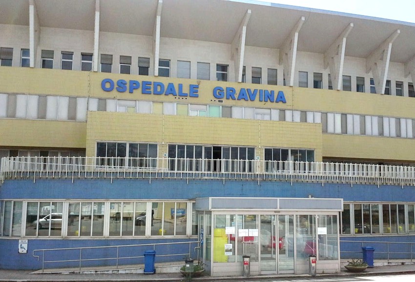 Ospedale Caltagirone: per la Befana sorpresa dei poliziotti ai piccoli pazienti del “Gravina”